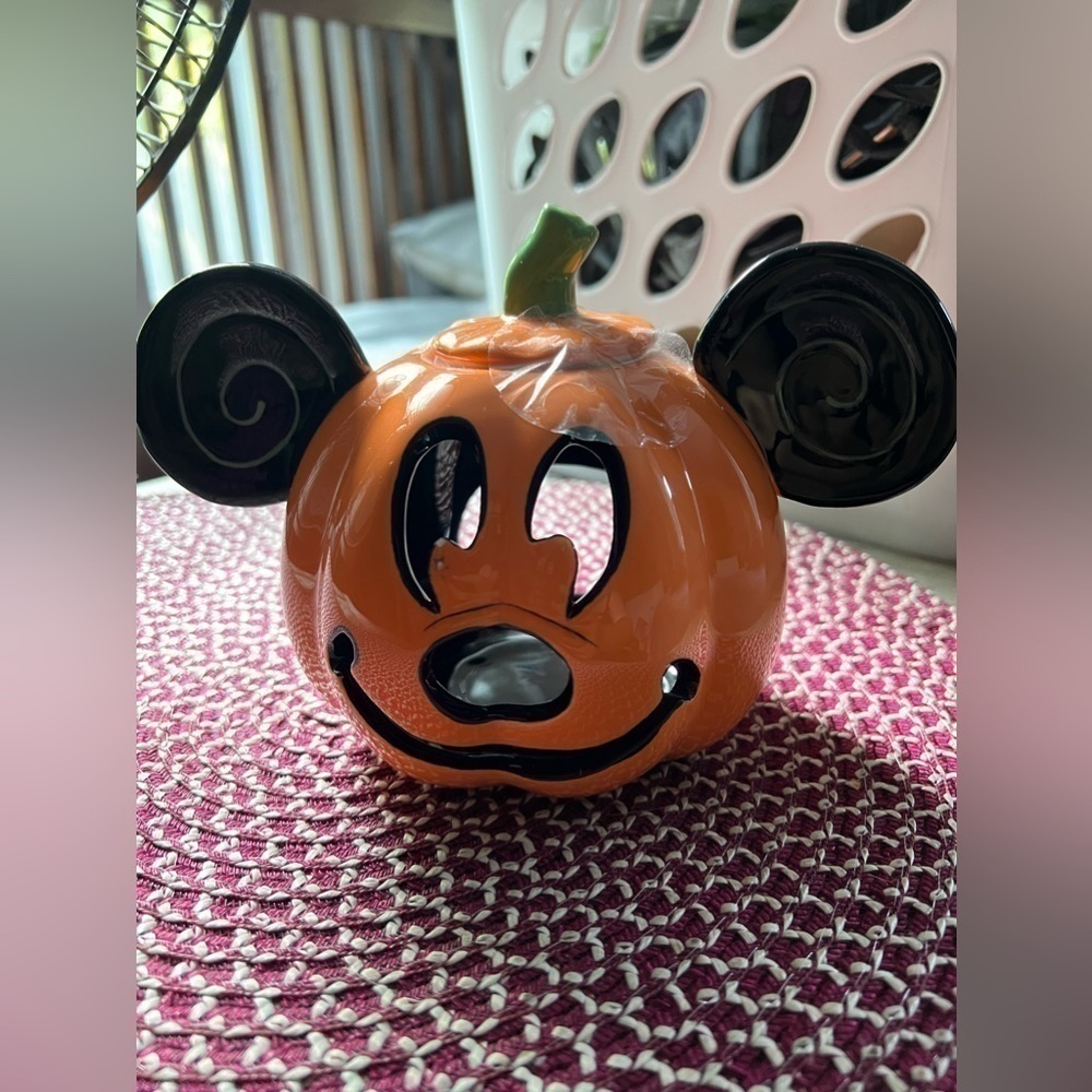 Disney Mickey Mouse medium orange Pumpkin